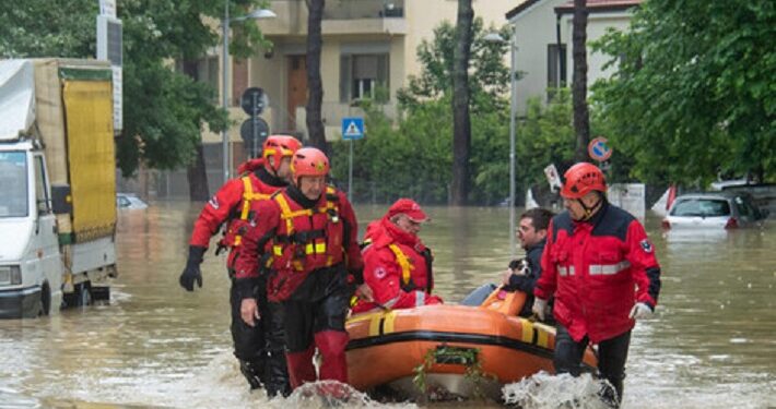 14 muertos y 15 mil evacuados por el mal tiempo en Italia
