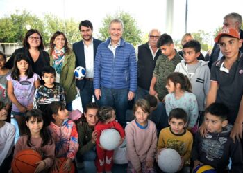 Juan Schiaretti anunció precandidatura presidencial por una coalición «que supere la grieta»