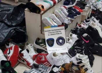 Incautación millonaria de zapatillas y prendas truchas en Once y Mataderos