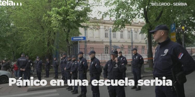 Un alumno mata a tiros a nueve personas dentro de una escuela de la capital de Serbia