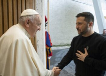 «No necesitamos mediadores», dijo Volodimir Zelensky al Papa
