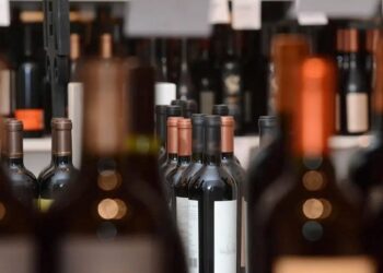 Un vino de supermercado, una broma y el escándalo estalló