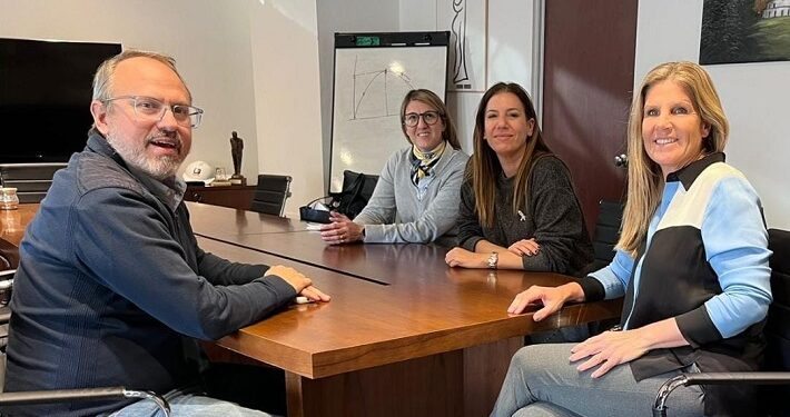 Cynthia Hotton en reunión con Diego Valenzuela: «Santilli es el gobernador que la gente necesita para que en la Provincia se pueda vivir mejor”
