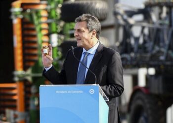 El Gobierno argentino pagará mañana al FMI vencimiento de U$S 2.700 millones con DEG y yuanes