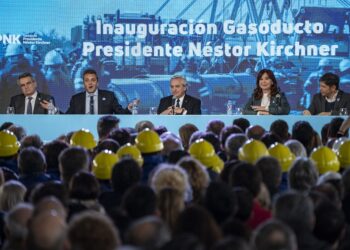 Funcionarios y dirigentes destacaron que el gasoducto Néstor Kirchner traerá «soberanía energética»