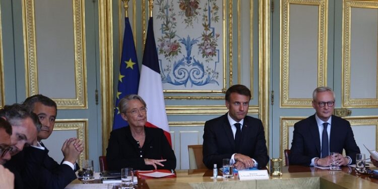 El Gobierno de Francia desplegará 45.000 agentes otra noche más para paliar los disturbios