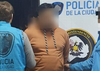 Detienen a acusado de robar un kiosco en La Paternal