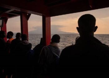 La ola migrante no tiene si fin, porque 254 extranjeros llegaron a Nápoles