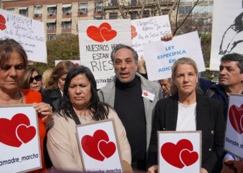 Gran movilización para reclamar la emergencia nacional en adicciones
