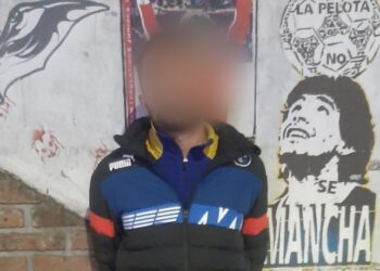 Dos detenidos con casi un kilo de marihuana en una mochila