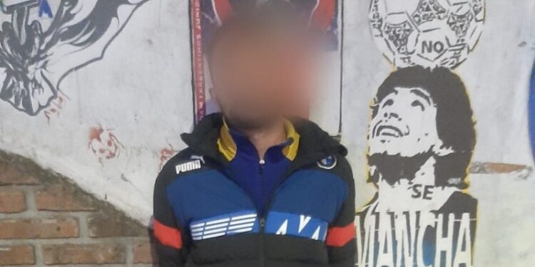 Dos detenidos con casi un kilo de marihuana en una mochila