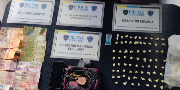 Cae una dealer que llevaba cocaína bajo su ropa interior