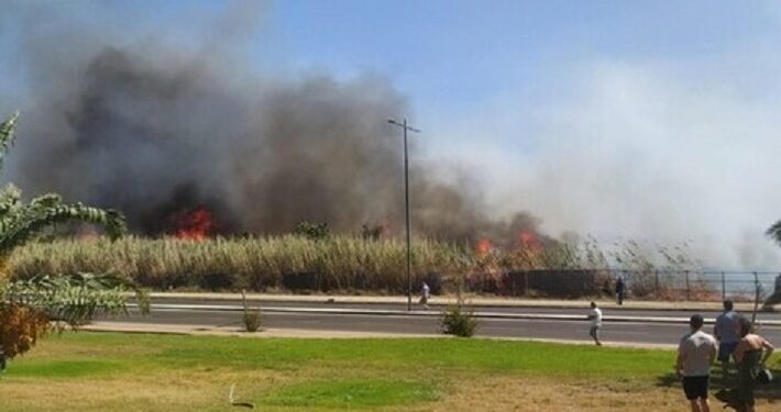 Nuevo incendio afecta al sur de Italia y provoca evacuación