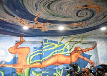 Francisco inauguró en Portugal «el mural más grande del mundo»