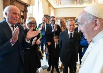El Papa recibió el premio «Es periodismo»