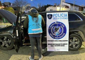 Cayó el «Batimóvil» de la General Paz: el conductor quedó detenido