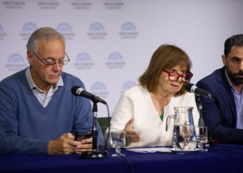 Diputados y organizaciones advirtieron sobre propuestas privatizadoras de salud de la oposición