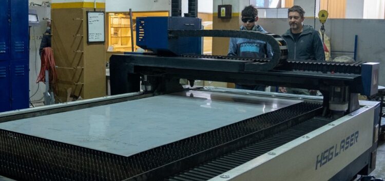 De La Matanza al mundo: pyme metalúrgica quintuplicó la fabricación de termotanques solares, sustituyó importaciones y comenzará a exportar