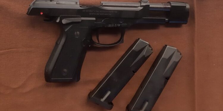 Investigaban una causa por amenazas y secuestraron un arsenal ilegal en San Martín