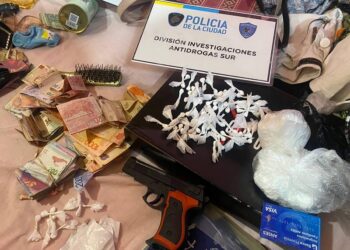 Cayó en La Boca una familia dedicada a la venta de cocaína: cuatro detenidos