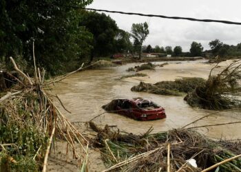 Líderes políticos llaman a reformar el sistema financiero global en cumbre del clima en África