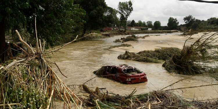 Líderes políticos llaman a reformar el sistema financiero global en cumbre del clima en África