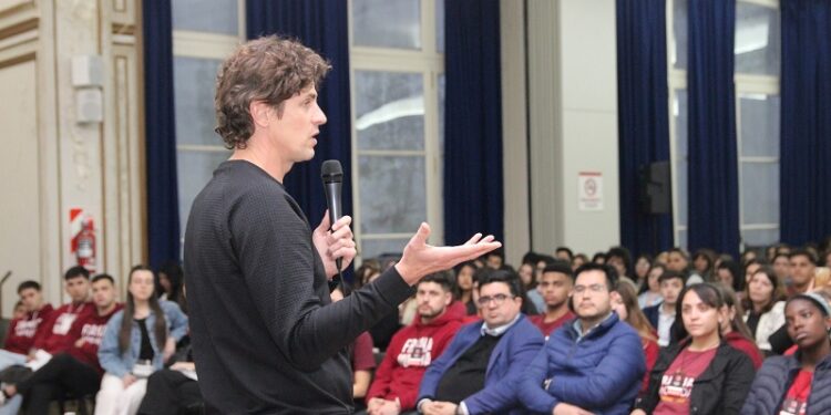 Martín Lousteau habló ante 2500 jóvenes en el Congreso Nacional de Derecho que organizó la Franja Morada