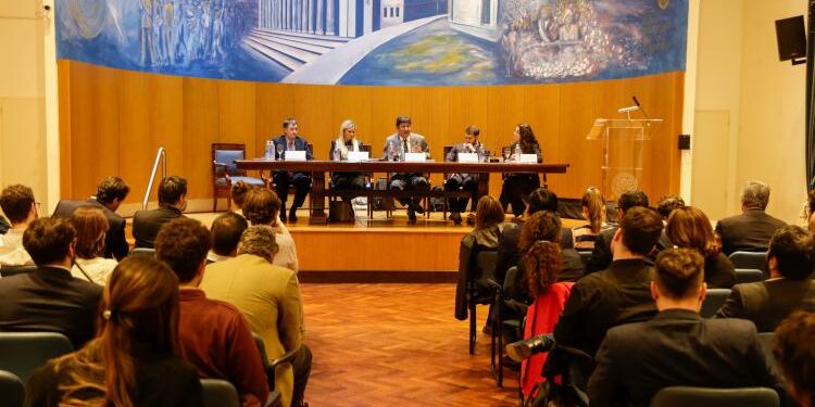 Se presentó en la Argentina un libro que aporta al debate sobre las denuncias infundadas