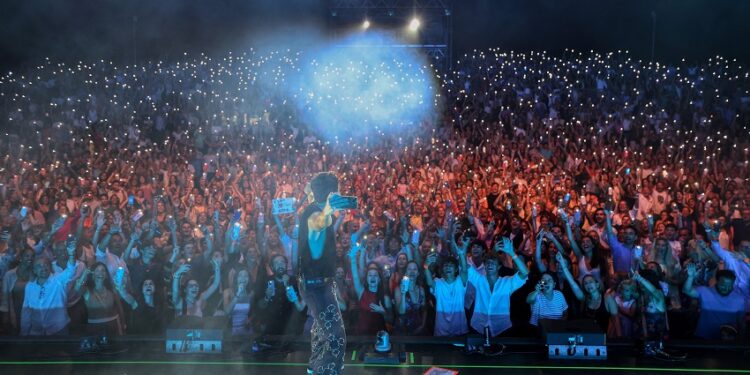 Sebastián Yatra, Danna Paola, Roselyn Sánchez y Paz Vega conducirán los Grammy Latinos