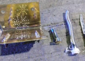 Dos detenidos en Caballito por robar bronces de edificios