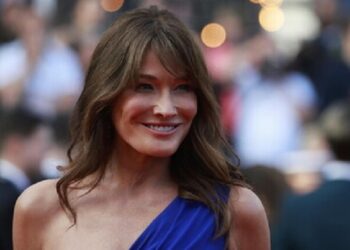 Carla Bruni revela que tuvo cáncer de mama