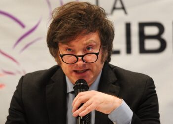 Javier Milei aseguró que se trata de «ensuciar el proceso electoral» para «proscribir» su candidatura