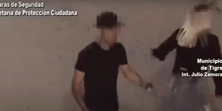 Detienen a un joven que quedó registrado por las cámaras cuando agredía a su pareja en Tigre