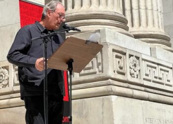¿Adiós a Paul Auster? El autor ofrece una novela sobre la vejez mientras batalla un cáncer