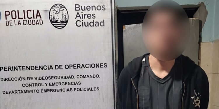 Recuperan auto robado en Ciudadela y detienen a dos ladrones