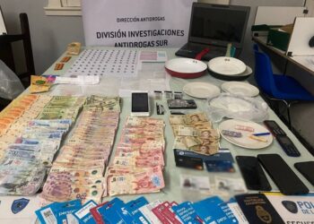 Desbarataron una cocina de drogas sintéticas en Villa Luro: un detenido y más de 100 pastillas secuestradas