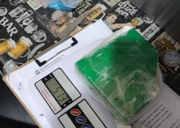 Golpe al narcotráfico en Versalles y Liniers: tres allanamientos, gran cantidad de droga secuestrada y un detenido