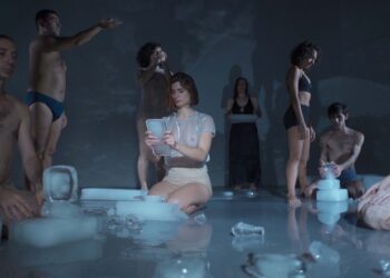 Una performance sobre la pérdida y la transformación inaugura una muestra de arte argentino en Milán