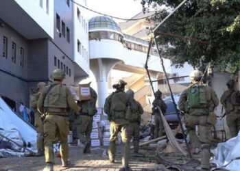 El ejército israelí realizó una operación en el mayor hospital de Gaza