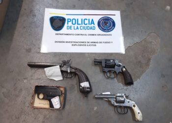 Clausuraron en Villa Urquiza un local que organizaba subastas de armas de fuego sin autorización