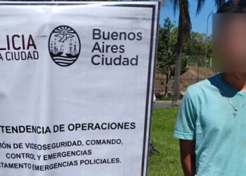 Un detenido con auto robado tras persecución y choque en Saavedra