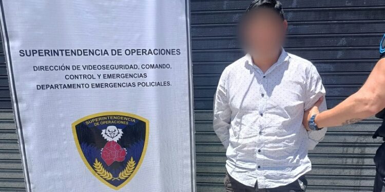 Secuestran auto con pedido de captura y detienen a su conductor
