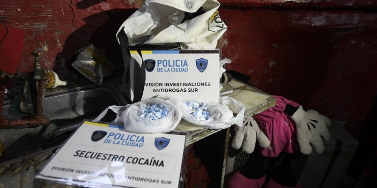 Desbaratan banda narco y clausuran bunker tras seis allanamientos en La Boca