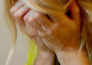 ¿Por qué a las mujeres les dan más dolores de cabeza que a los hombres?