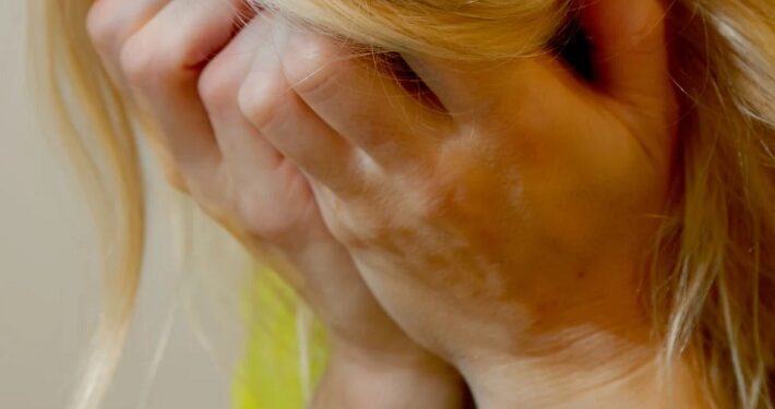 ¿Por qué a las mujeres les dan más dolores de cabeza que a los hombres?