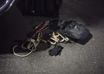 Tres ladrones detenidos en Villa Santa Rita cuando intentaban entrar a robar a la casa de una jubilada