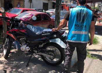 Ladrón de automotores con antecedentes detenido en Lomas de Zamora tras un robo en Villa Pueyrredón