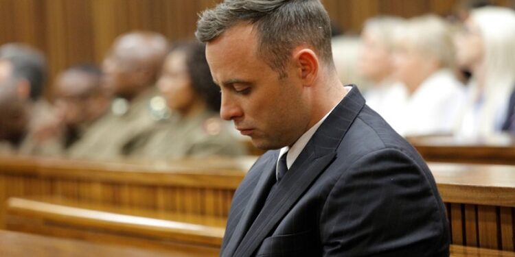 Oscar Pistorius sale de la cárcel casi once años después de matar a su novia
