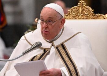 Papa Francisco: «Se bendice a las personas y no a las uniones gay»