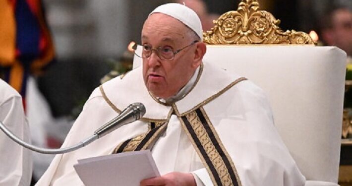 Papa Francisco: «Se bendice a las personas y no a las uniones gay»
